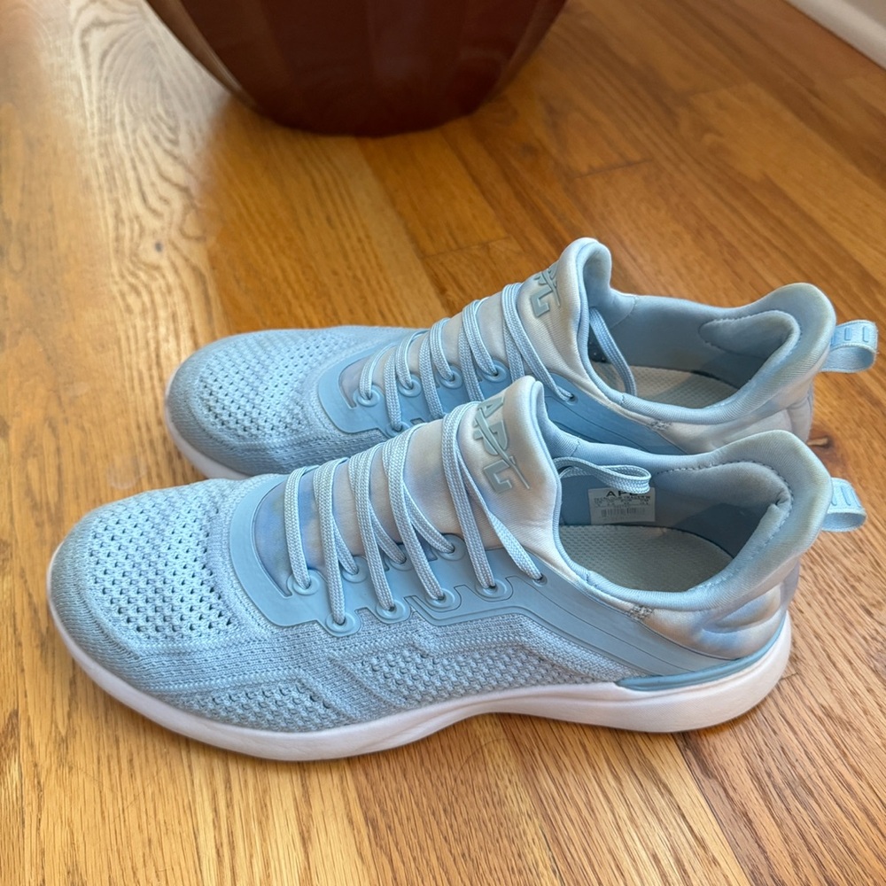 APL Shoes - Picture 2 of 4